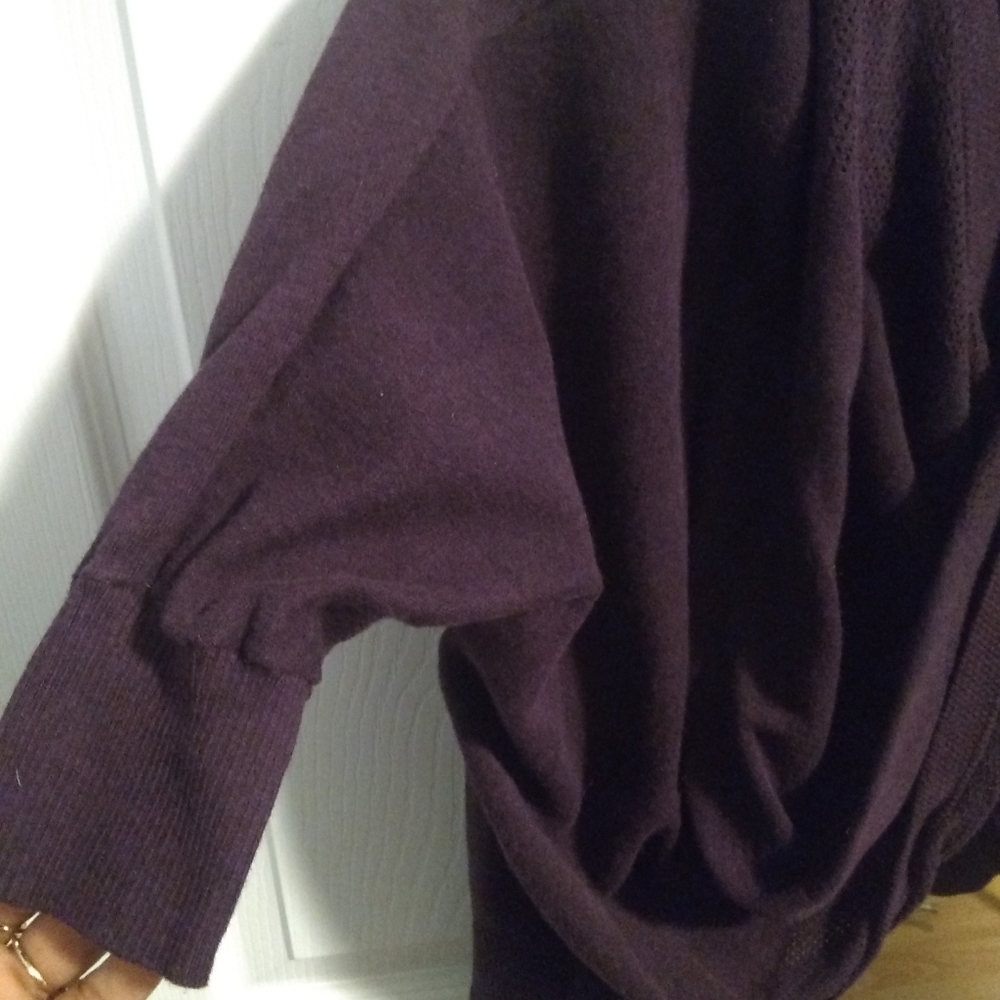 Sweater - Picture 4 of 4